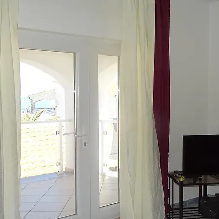 Apartment Apartman Brana *