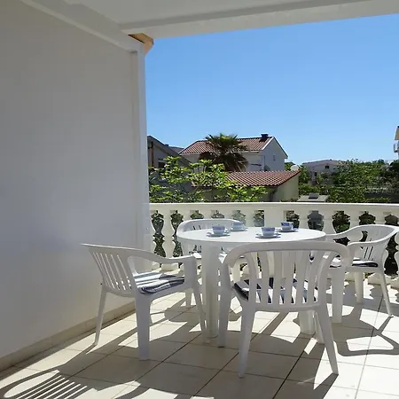 Apartment Apartman Brana Vir