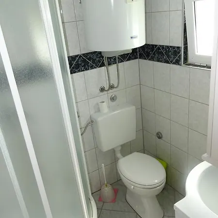 Apartment Apartman Brana Vir